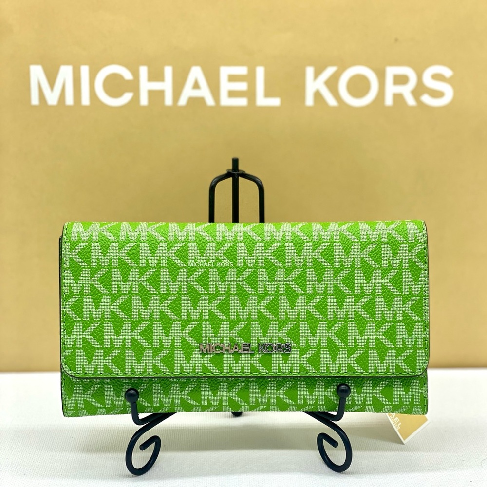 Michael Kors Green Monogram Large Trifold Wallet - Picture 2 of 9